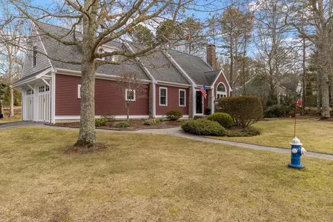 46 Snead Dr, Mashpee, MA 02649 photo 3