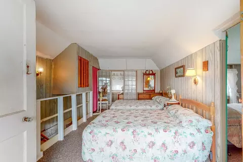 Bedroom - 9 Parkview Ave, Beverly, MA 01915 photo 5 of 8