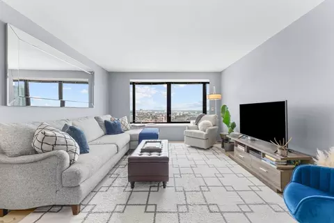 Living - 85 E India Row #25A, Boston, MA 02110 photo 2 of 5