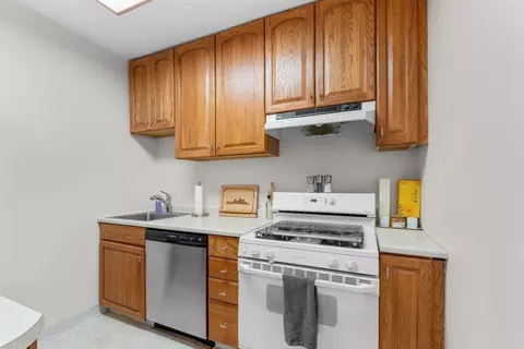 Kitchen - 85 E India Row #25A, Boston, MA 02110 photo 1 of 2