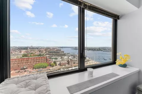 View/Area - 85 E India Row #25A, Boston, MA 02110 photo 4 of 6