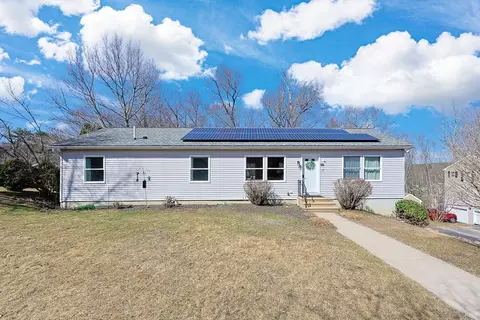 17 Keryn Ct, Whitinsville, MA 01588