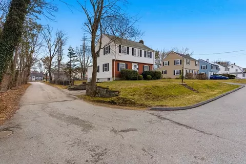 27 Valentine Rd, Framingham, MA 01702