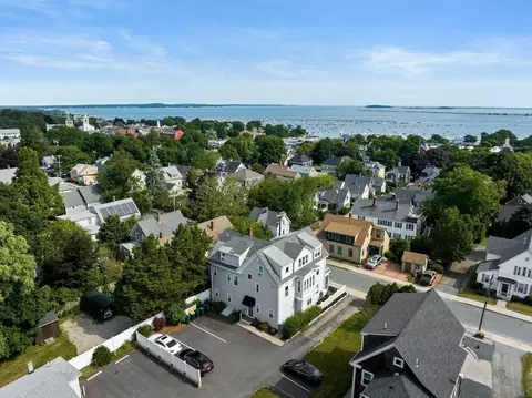 31 Mayflower St #3, Plymouth, MA 02360