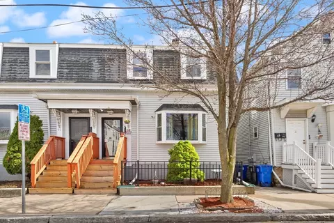 89 Blossom St #89, Chelsea, MA 02150
