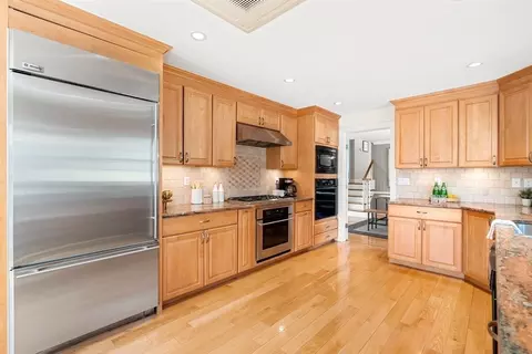 14 Melrose Ave, Needham, MA 02492 photo 12