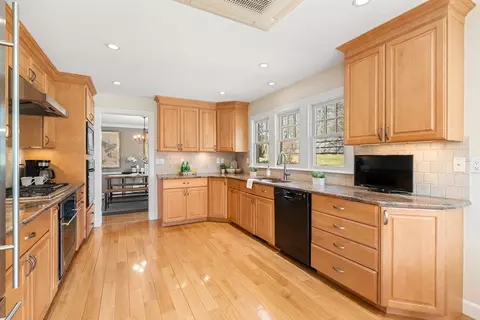 14 Melrose Ave, Needham, MA 02492 photo 11