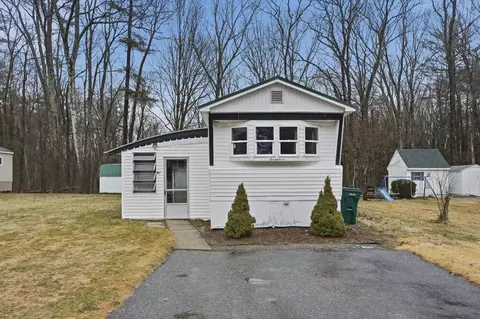 17 Conestoga Trl, Brookfield, MA 01506