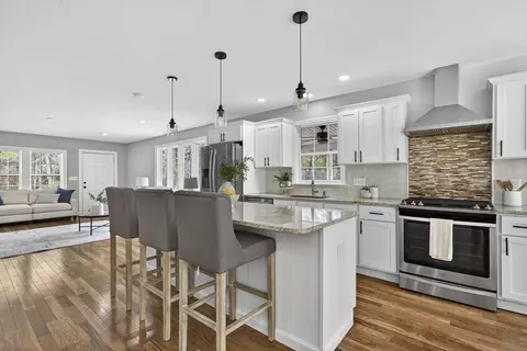 10 Mattakeesett Ave, Pembroke, MA 02359