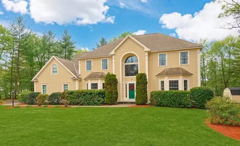 30 Whispering Ln, Holliston, MA 01746