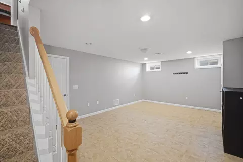 70 Hartwick St, Springfield, MA 01108 photo 34