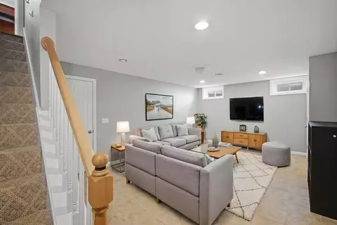 70 Hartwick St, Springfield, MA 01108 photo 33