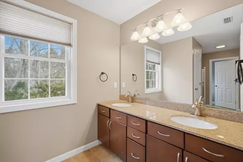 70 Hartwick St, Springfield, MA 01108 photo 22