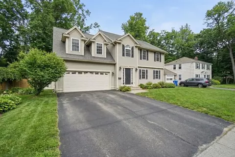 70 Hartwick St, Springfield, MA 01108 photo 2