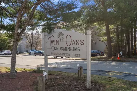 1205 Grafton St #31, Worcester, MA 01604