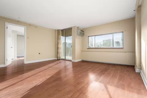 872 Massachusetts Ave #304, Cambridge, MA 02139