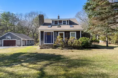416 Tremont St, Duxbury, MA 02332
