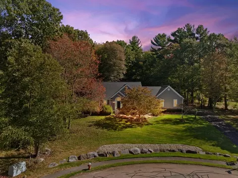 201 Buck Knoll Rd, Raynham, MA 02767