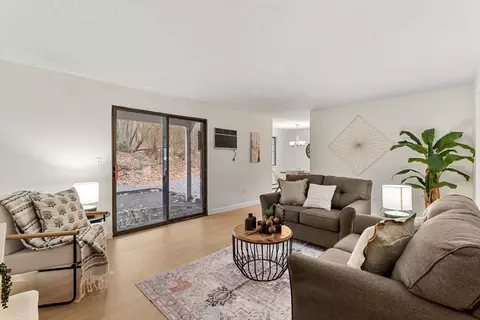 1720 Skyline Dr #15, Lowell, MA 01854