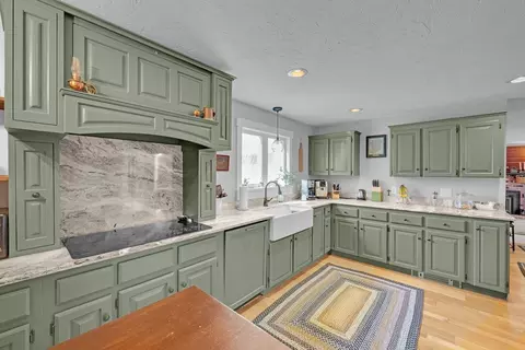6 Connor Ln, Princeton, MA 01541
