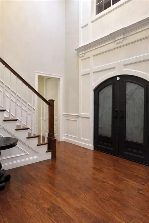 Entry Way - 37 W Millbury Rd, Sutton, MA 01590 photo 4 of 4
