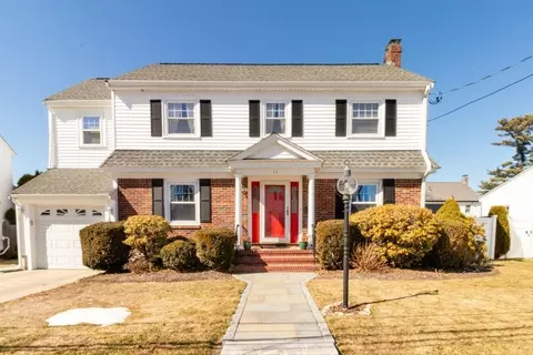 11 Myles Standish Rd, West Roxbury, MA 02132