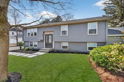 219 Waverley Rd #219, North Andover, MA 01845
