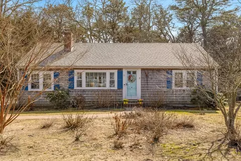 11 Sycamore Ln, Dennis, MA 02660
