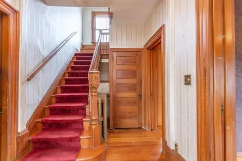 Entry Way - 445 Madison St, Fall River, MA 02720 photo 3 of 4
