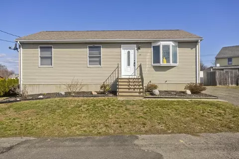 26 Dayton St, Chicopee, MA 01013