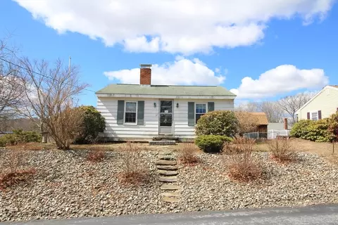 40 Marshall Rd, Fitchburg, MA 01420