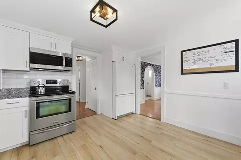 Entry Way - 25 Wakefield St, Reading, MA 01867 photo 3 of 6