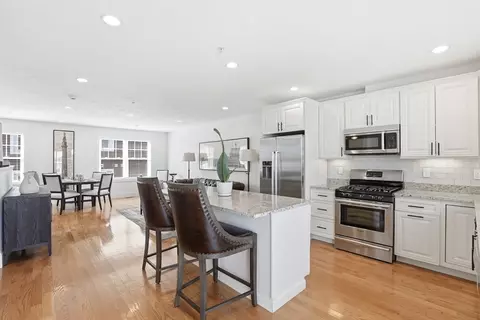 9 Park St #3, Boston, MA 02122