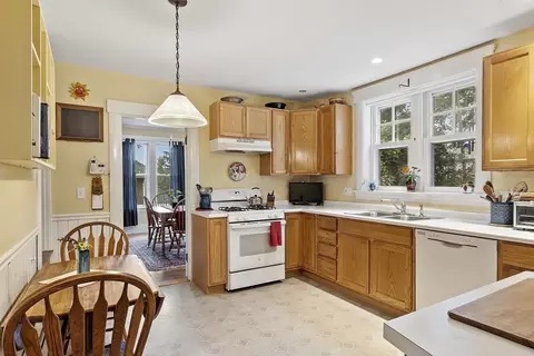 6 Moore Ave, Worcester, MA 01602 photo 16