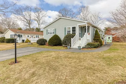 23 Green Holly Dr #23, Kingston, MA 02364