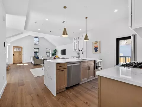 14 Hamlet #B, Somerville, MA 02143