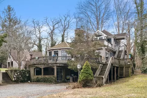 20 Blue Shutters Ln, Falmouth, MA 02556