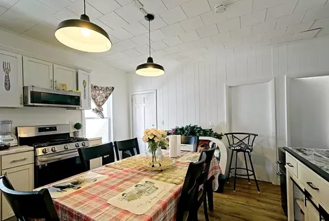 401 Buffinton St, Fall River, MA 02721 photo 4