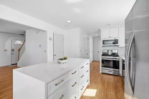 Kitchen - 43 Morningside Park, Springfield, MA 01108 photo 1 of 3