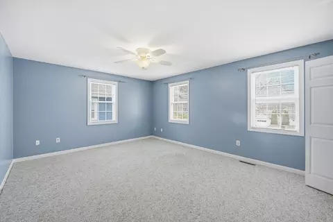 Bedroom - 43 Morningside Park, Springfield, MA 01108 photo 5 of 11