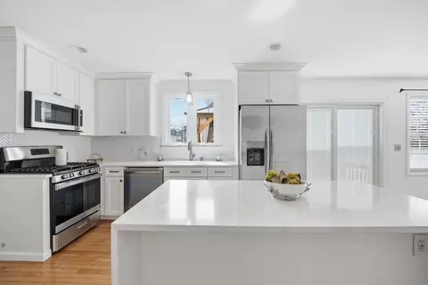 Kitchen - 43 Morningside Park, Springfield, MA 01108 photo 2 of 3