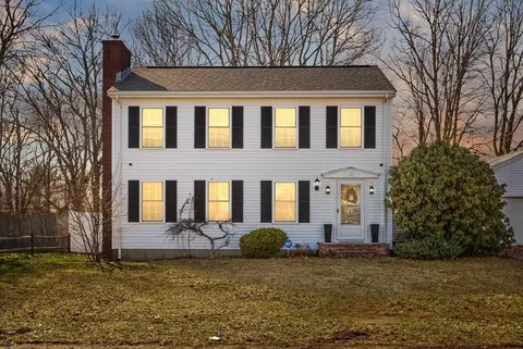 915 Almy Rd, Somerset, MA 02726