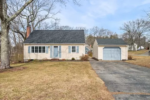 2 Ashcroft Ter, Groveland, MA 01834