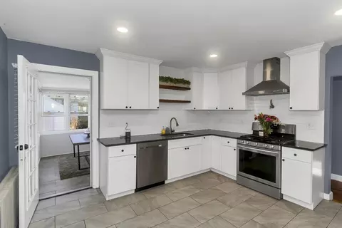 127 Governor St, Springfield, MA 01104 photo 9