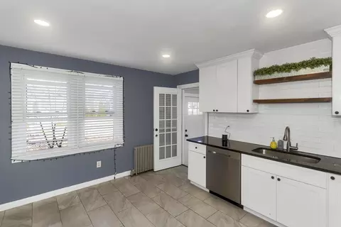 127 Governor St, Springfield, MA 01104 photo 8