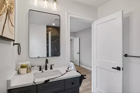 Bath - 5 Springdale Ave, Saugus, MA 01906 photo 3 of 4