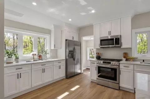 Kitchen - 5 Springdale Ave, Saugus, MA 01906 photo 4 of 5