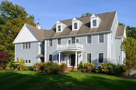 108 Deerfield Ln, Hanover, MA 02339