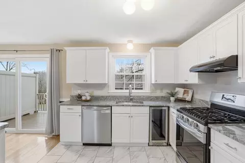 Kitchen - 3 Apple Ridge Rd #2, Maynard, MA 01754 photo 3 of 4