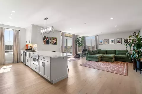 11 Oak Grove Ter #301, Quincy, MA 02169